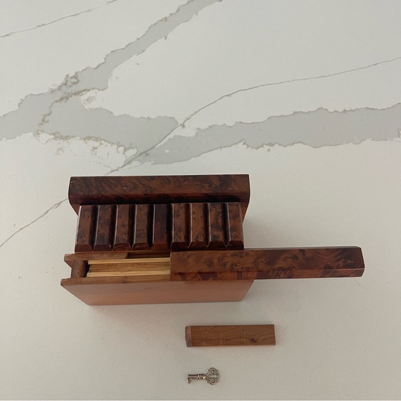 Moroccan Thuya Burl Wood Secret Box with key 🔑 - Picture 8 of 15